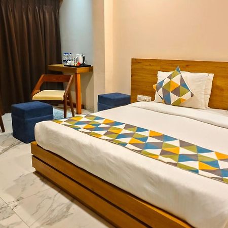 The Sky Imperial Unity Inn Garudeshwar ภายนอก รูปภาพ