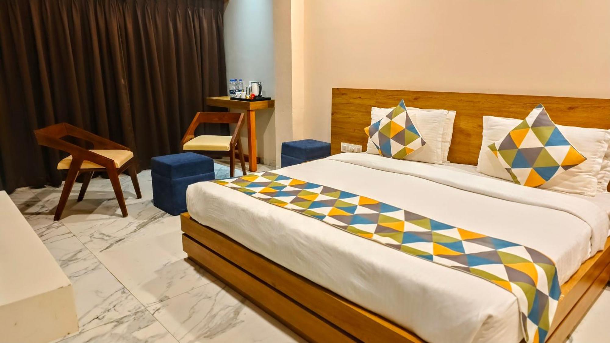 The Sky Imperial Unity Inn Garudeshwar ภายนอก รูปภาพ