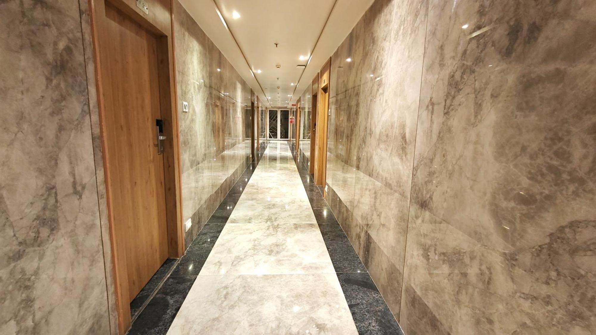 The Sky Imperial Unity Inn Garudeshwar ภายนอก รูปภาพ