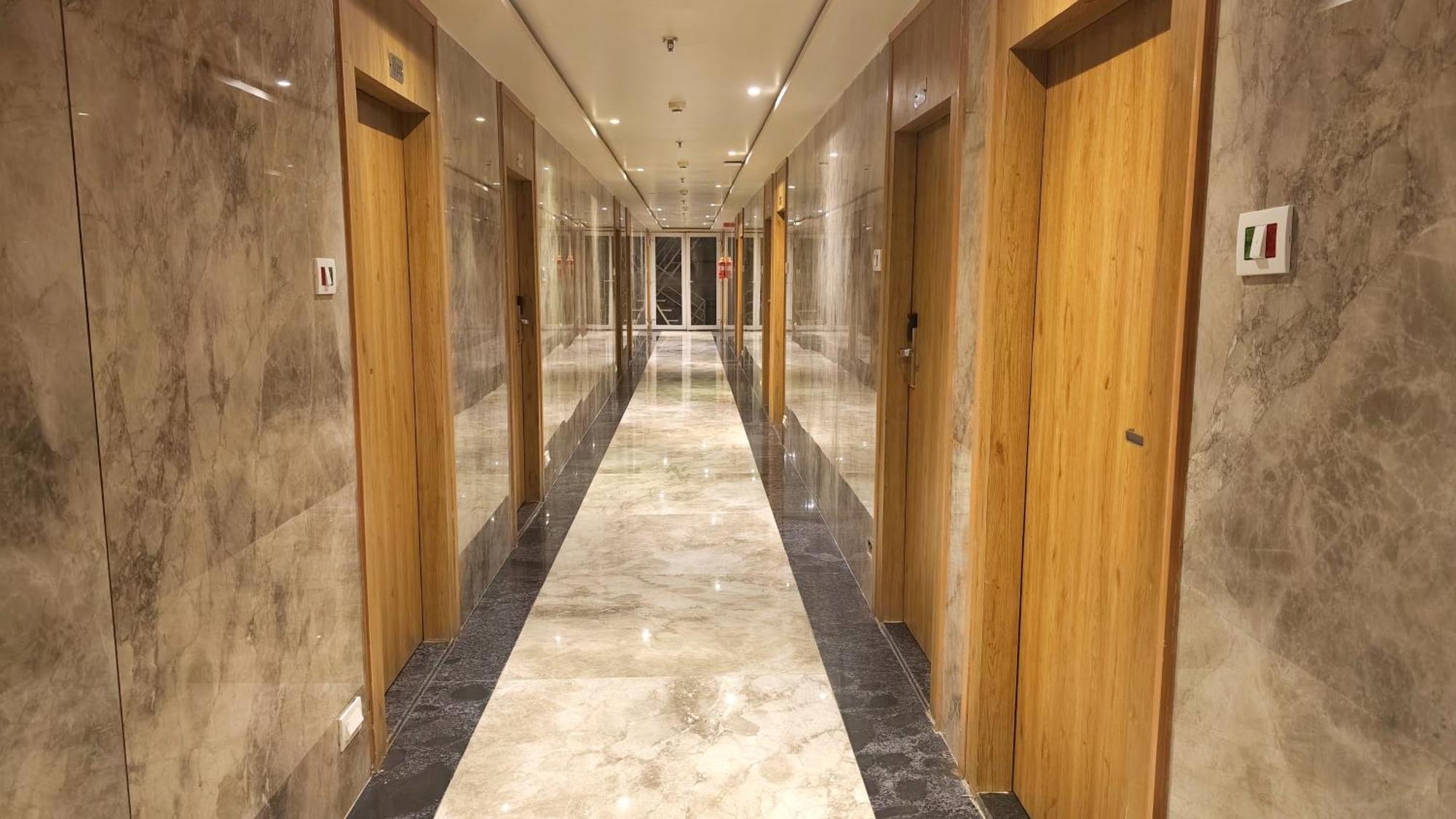 The Sky Imperial Unity Inn Garudeshwar ภายนอก รูปภาพ