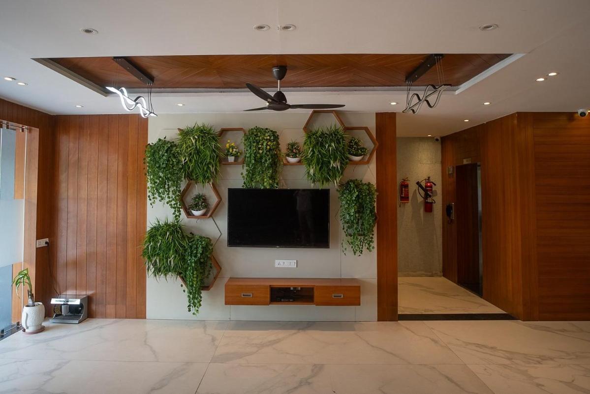 The Sky Imperial Unity Inn Garudeshwar ภายนอก รูปภาพ