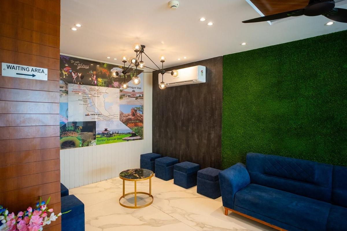 The Sky Imperial Unity Inn Garudeshwar ภายนอก รูปภาพ